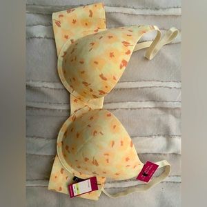 Brand new 3 pack vincecamuto bra set! 36B